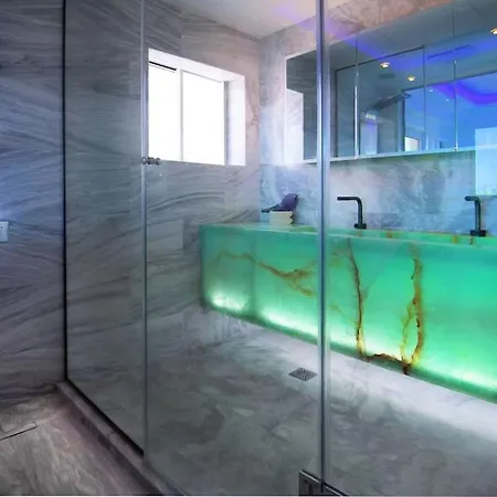 South Blue Luxury Apartment In Vouliagmeni * Athens