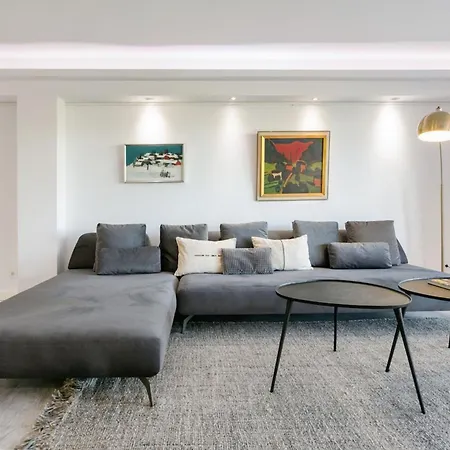 South Blue Luxury Apartment In Vouliagmeni *